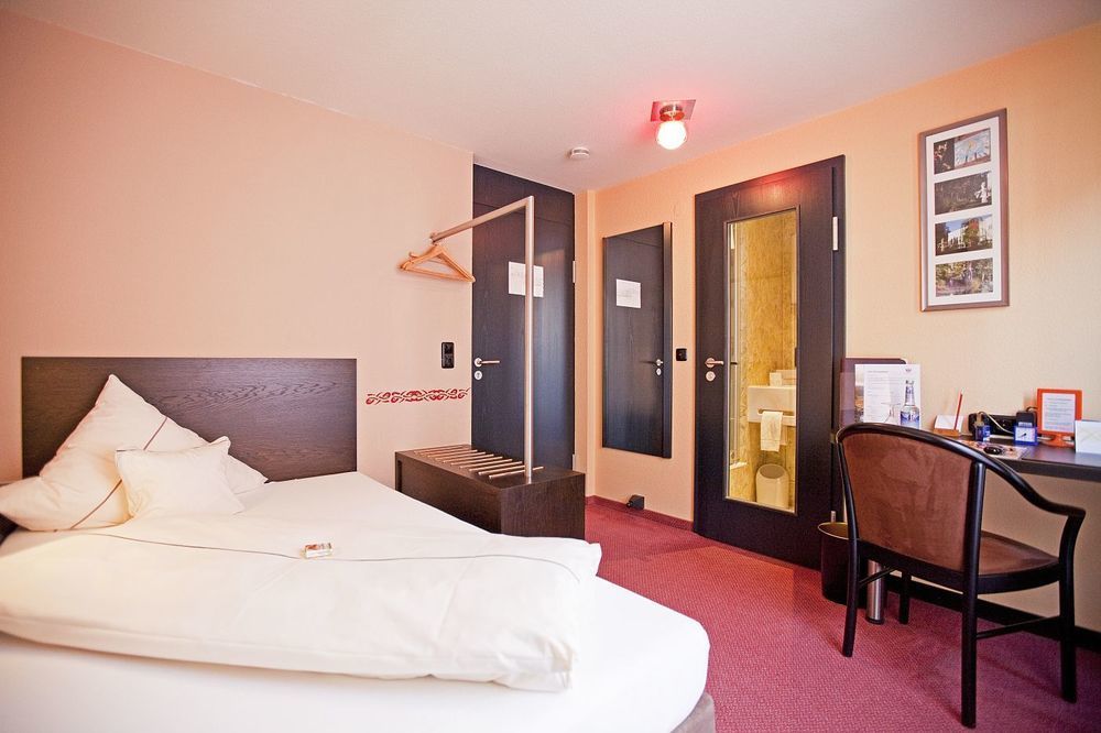Hotel Lehmeier Ноймаркт  Экстерьер фото