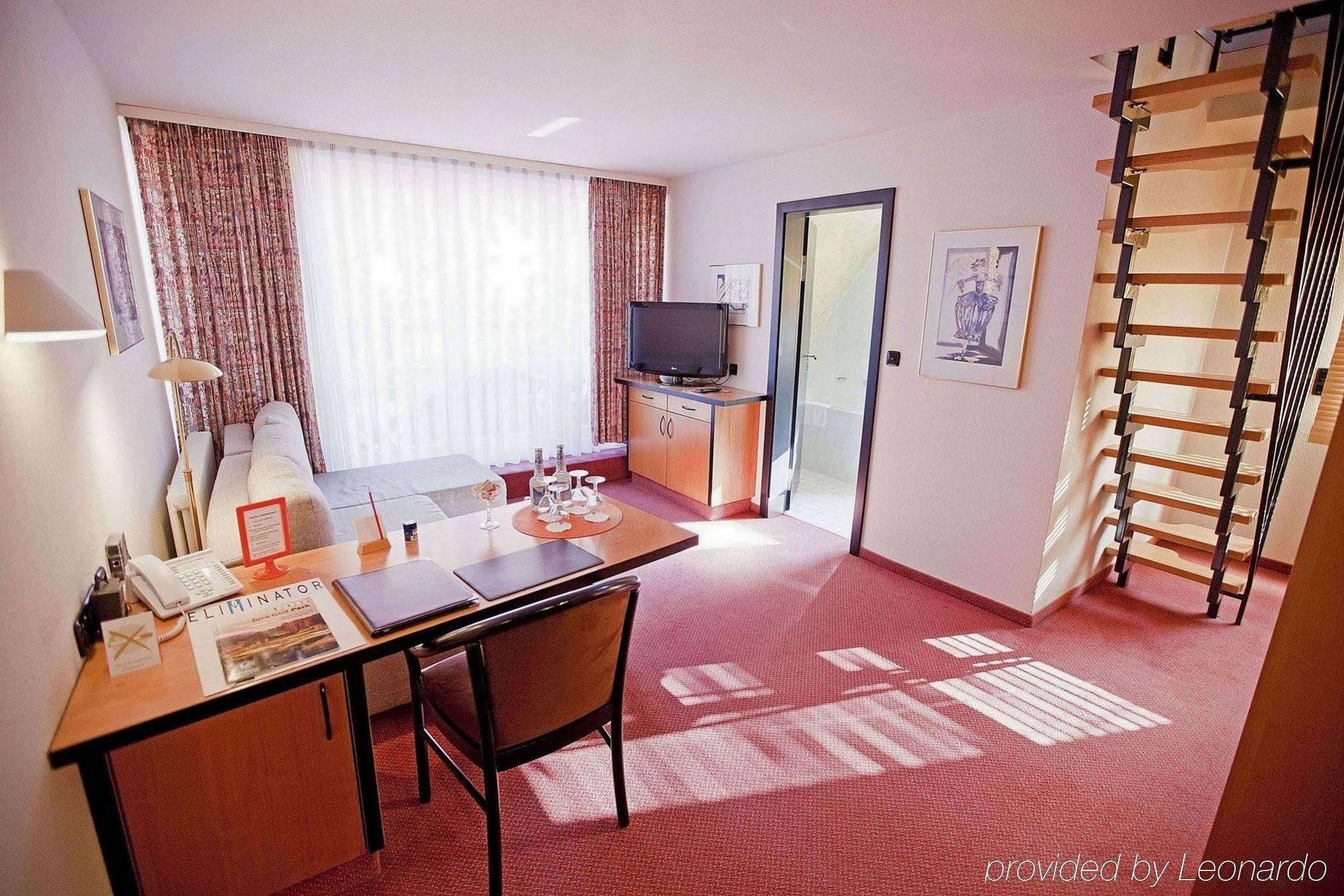 Hotel Lehmeier Ноймаркт  Экстерьер фото